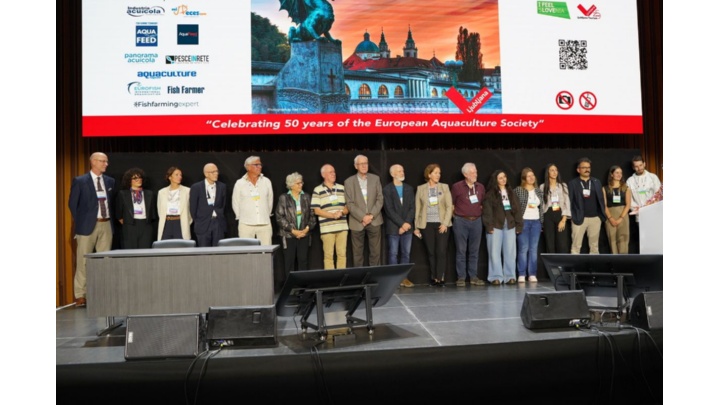 Miembros de la European Aquaculture Society en el escenario