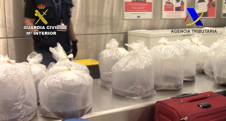angulas-decomisadas-guardia-civil-barajas-feb2018