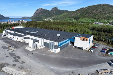 A Grieg no le salen las cuentas para producir salmón en tierra hasta talla comercial