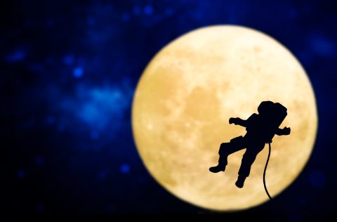 Astronauta y Luna