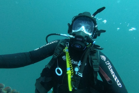 AVRAMAR, buzo con máscara