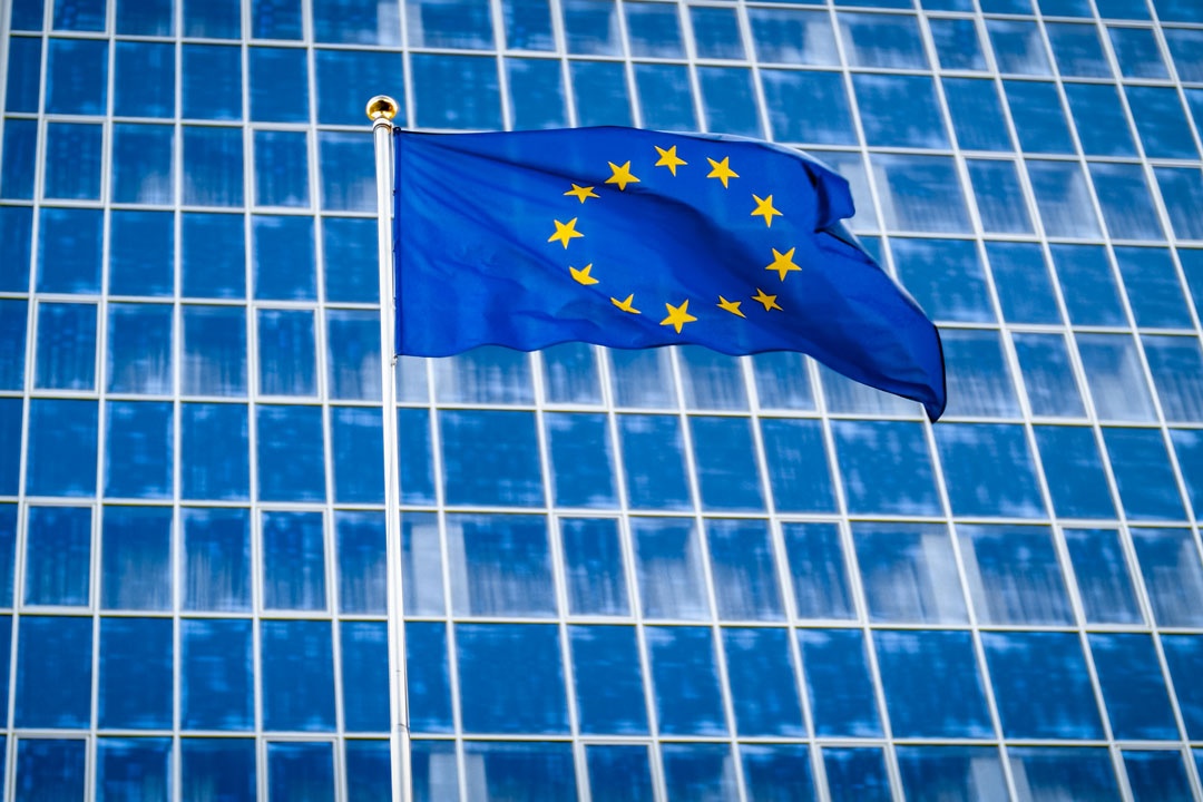 Bandera de Europa, edifición cristales