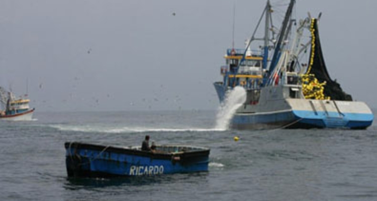barco-pesca-anchoveta