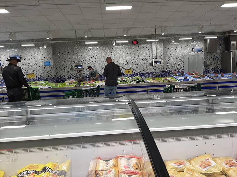 Pescadería cadena minorista durante el estado de alerta por COVID-19