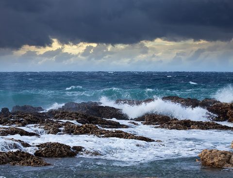 Cielos tormentosos costa