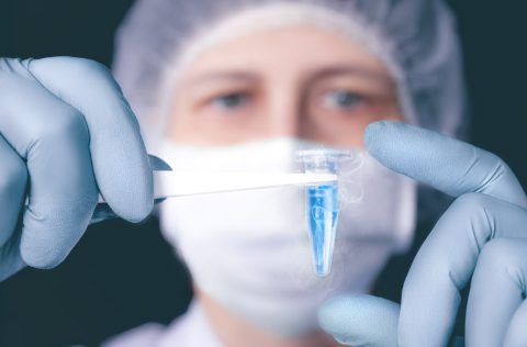 Científica de biotecnología