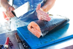 El salmón avanza sin promoción gracias a las nuevas tendencias de consumo, su cadena de suministro y los productos de valor añadido