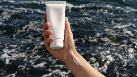 Crema solar ovas pescado