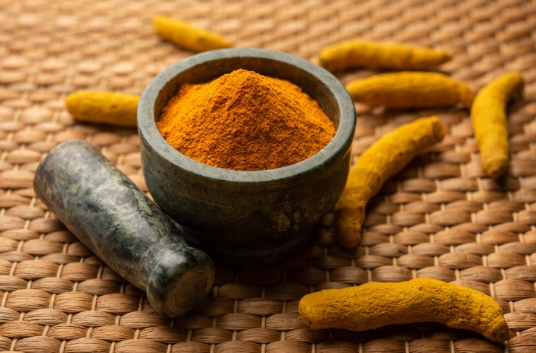 Cúrcuma (Curcuma longata) Cúrcuma (Curcuma longata)