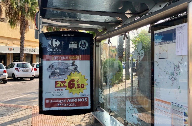 Dorada promoción marquesina autobús Dorada promoción marquesina autobús