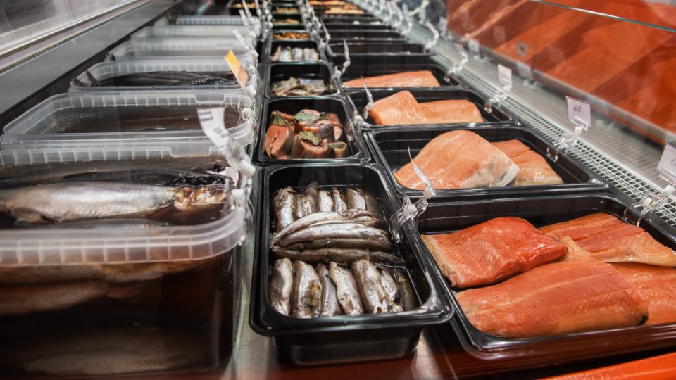 Pescado envasado supermercado
