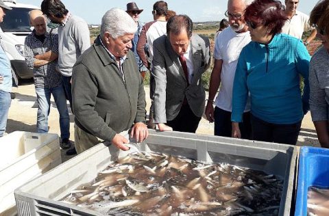 Manuel Barberá "Manguita" junto al alcalde de Chiclana, Jose Antonio Román