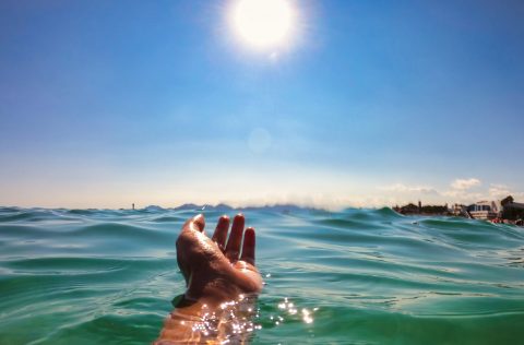 Mano océano