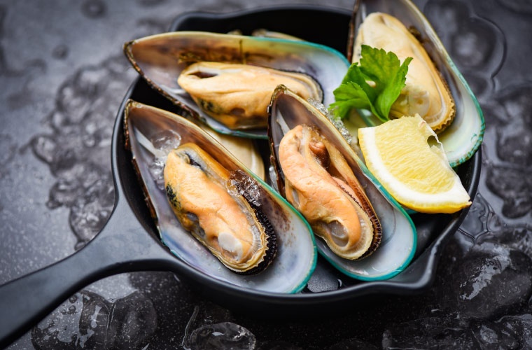 Mejillones frescos en cuchara Mejillones frescos en cuchara