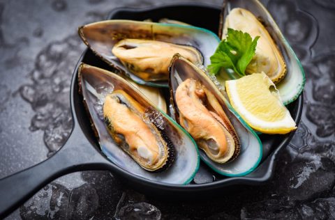 Mejillones frescos en cuchara