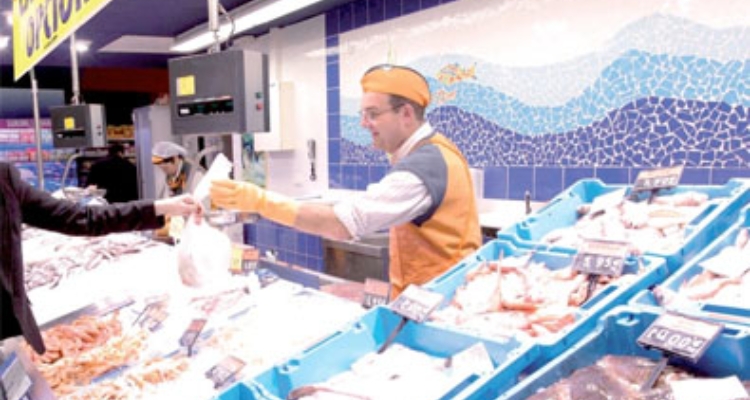 mercadona-dependiente-pescaderia