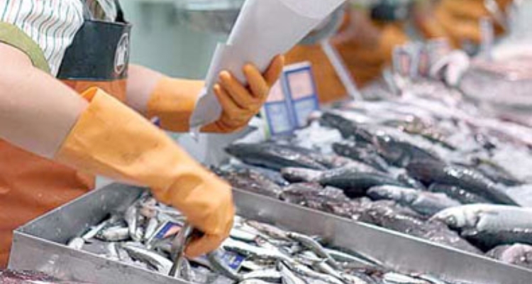 mercadona-despachando-pescado