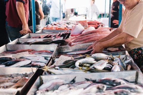 Mercado tradicional en el Mediterráneo
