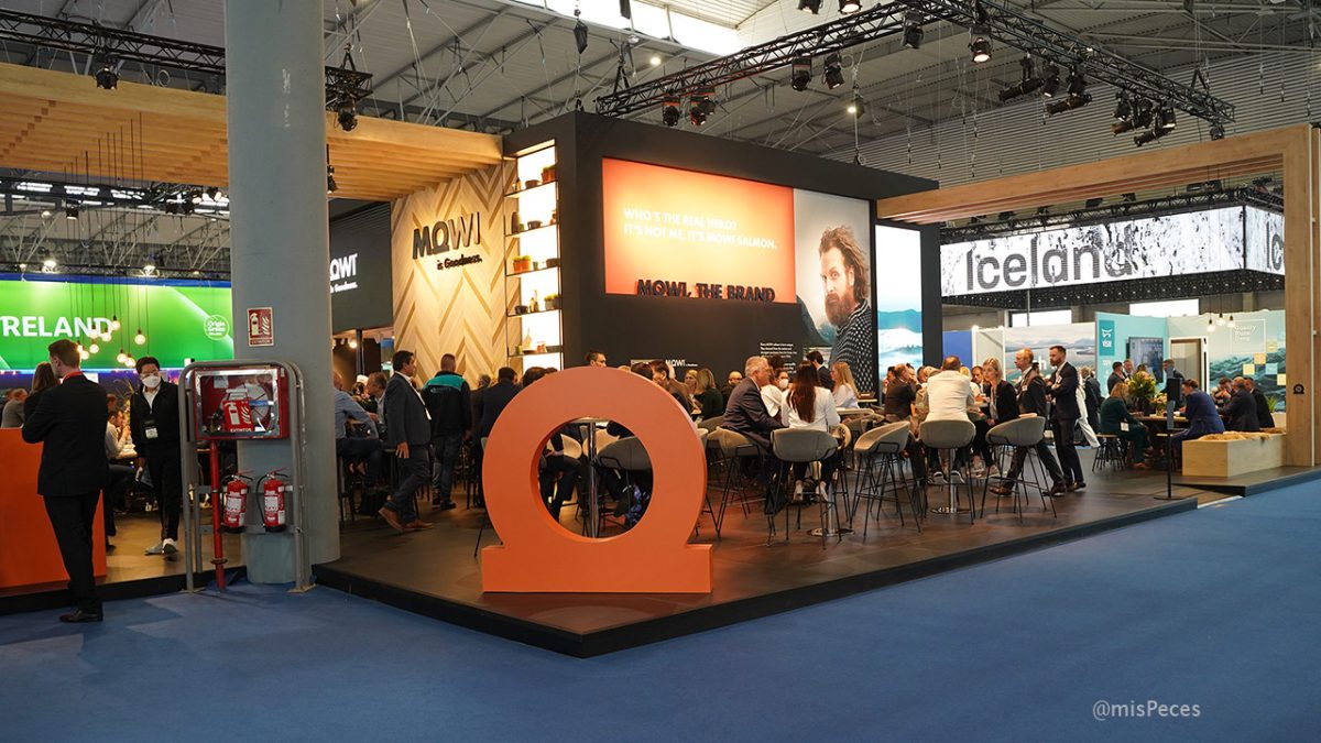 Stand de Mowi durante la Seafood Expo Global 2022