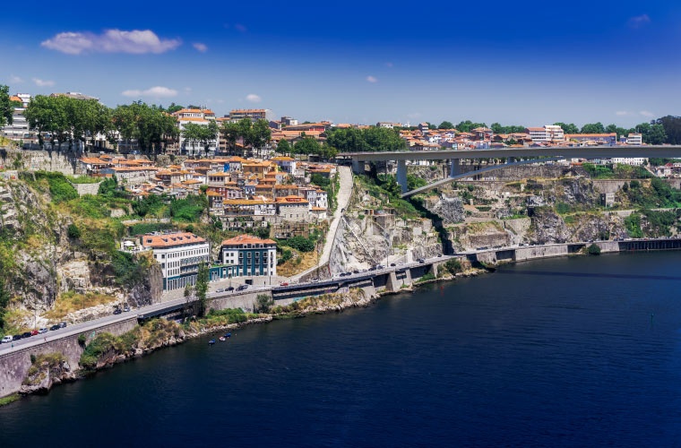 Vista de Oporto desde el río Duero Vista de Oporto desde el río Duero