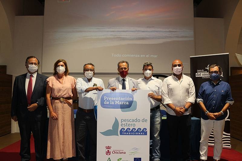 Presentación Marca Pescado de Estero Tradicional Presentación Marca Pescado de Estero Tradicional