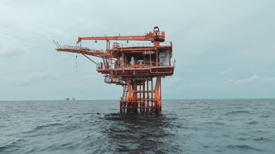 plataforma petroleo oceano