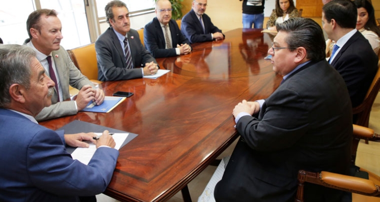 presidente-cantabria-ceo-norcantabric-firma-compra-terrenos-760