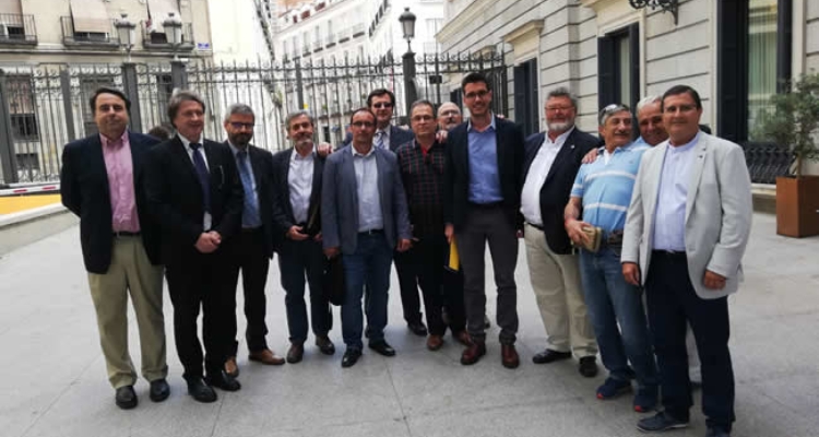 representantes-sector-piscicultor-continental-salida-congreso-diputados-jun2018