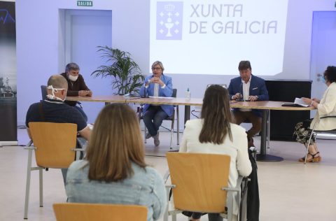 Rosa Quintana en comparecencia en Ribeira para explicar el Plan Avantemar