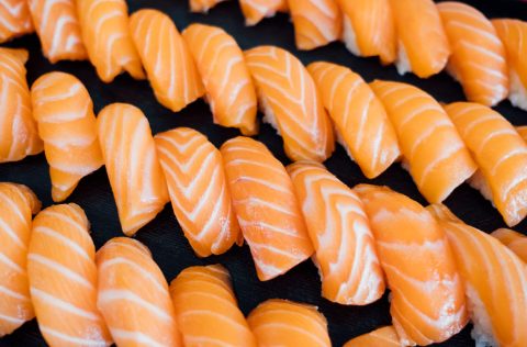 Salmón sushi