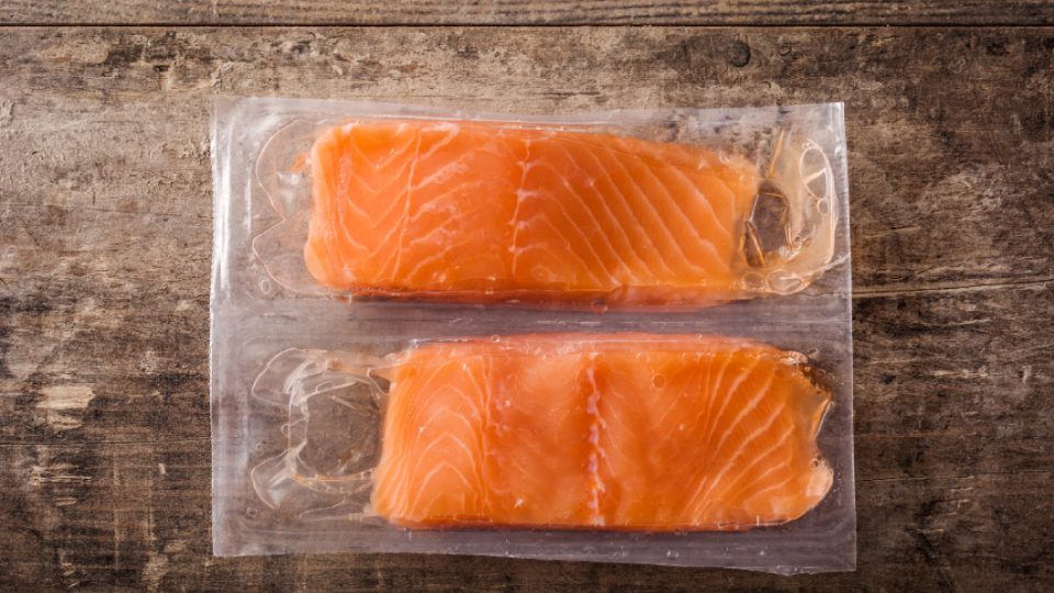 Salmón ahumado envasado