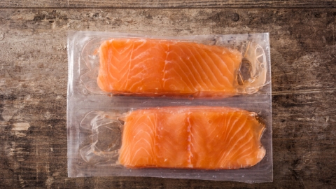 Salmón ahumado envasado