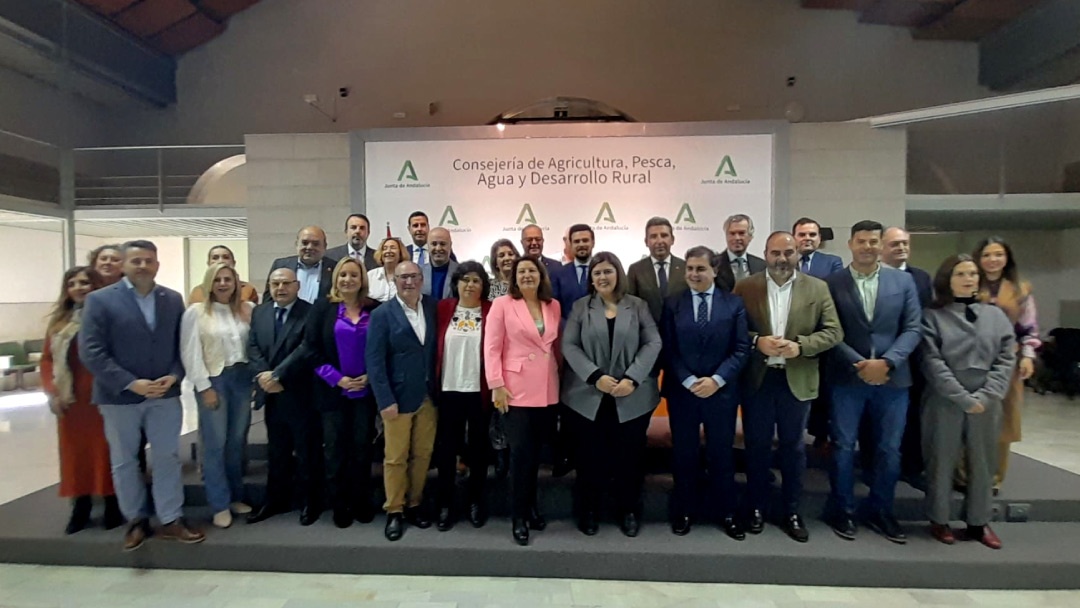Carmen Crespo y los representantes de los GALPA 2024 Carmen Crespo y los representantes de los GALPA 2024