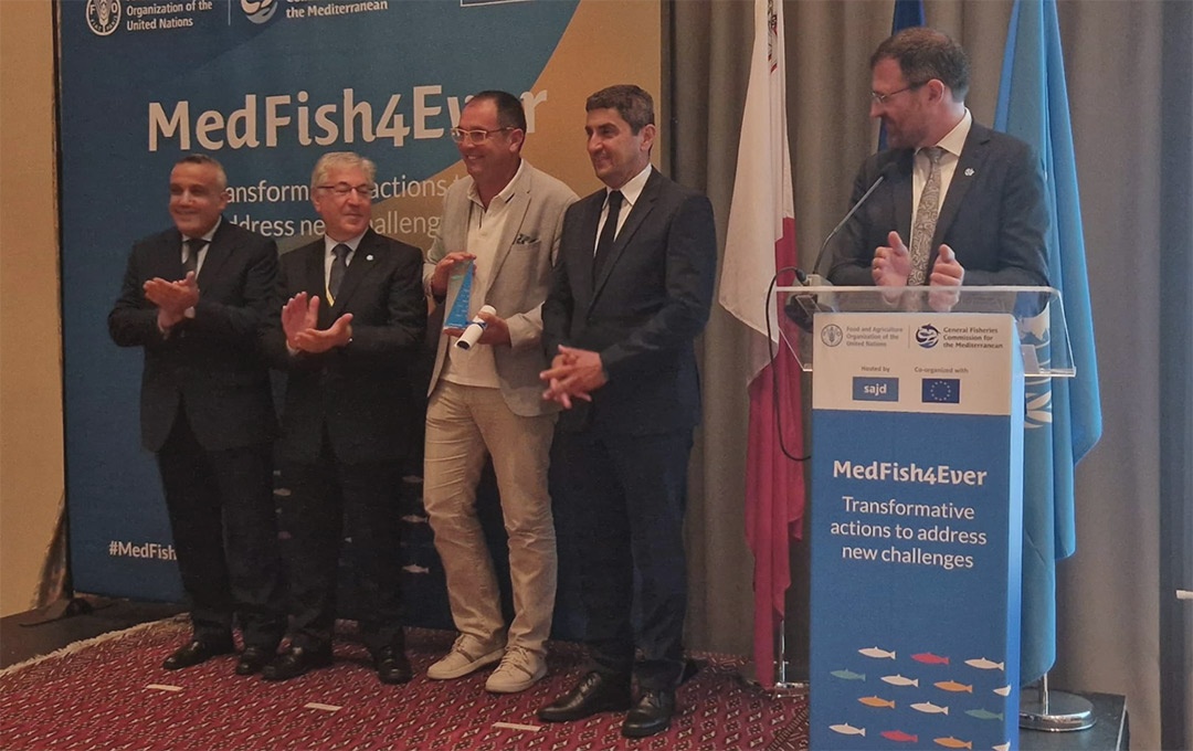 Enric Gisbert (IRTA) recibe el galardón MedFish4Ever Enric Gisbert (IRTA) recibe el galardón MedFish4Ever