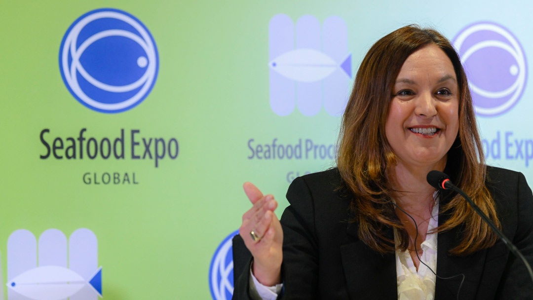 Liz Plizga durante presentación SEG 2023