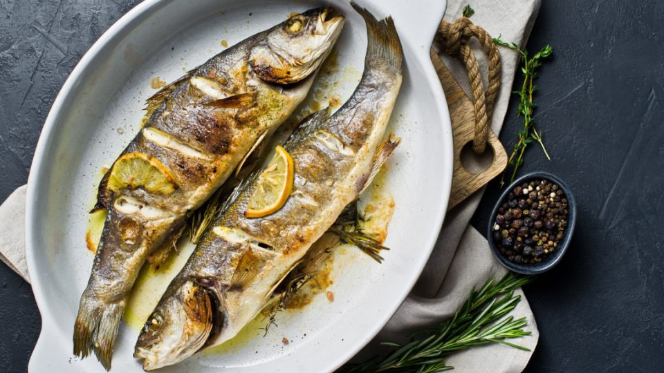 Lubinas receta en plato