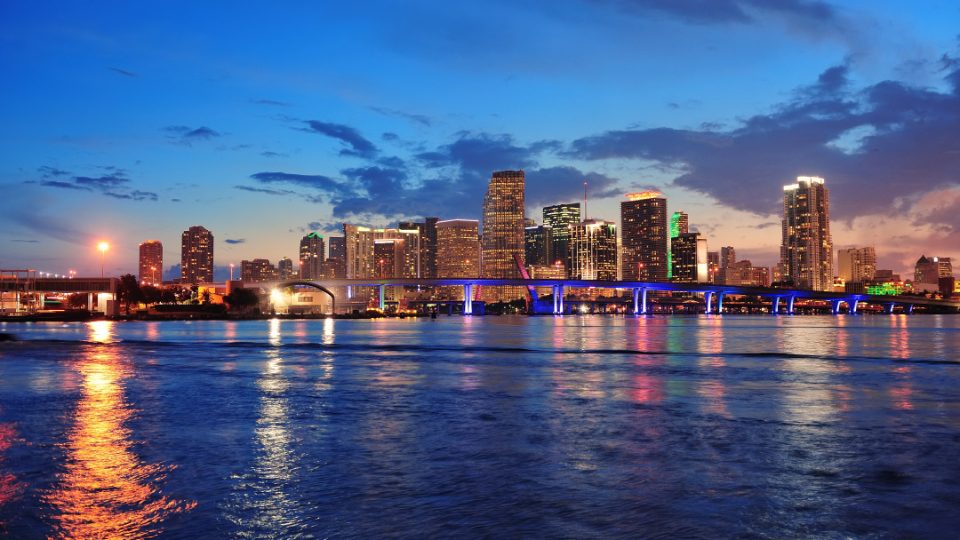 Miami, skyline por la noche