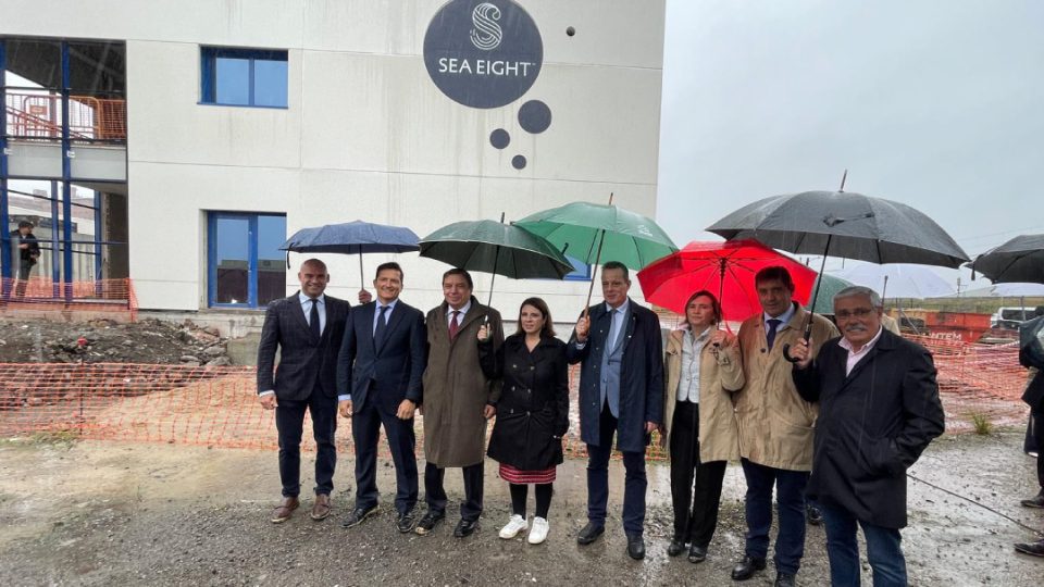 Visita del Ministro Luis Planas a las obras de Sea Eight de Gijón