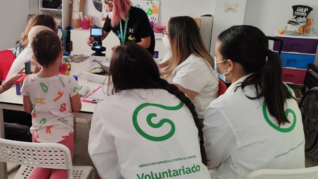 UCA - voluntarios AECC en Jerez UCA - voluntarios AECC en Jerez